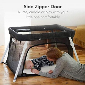Lotus Travel crib comes with a side zipper that is easy to use.